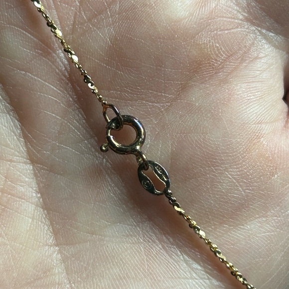 Pearl earring and necklace set with gold trim - EUC - Picture 5 of 6